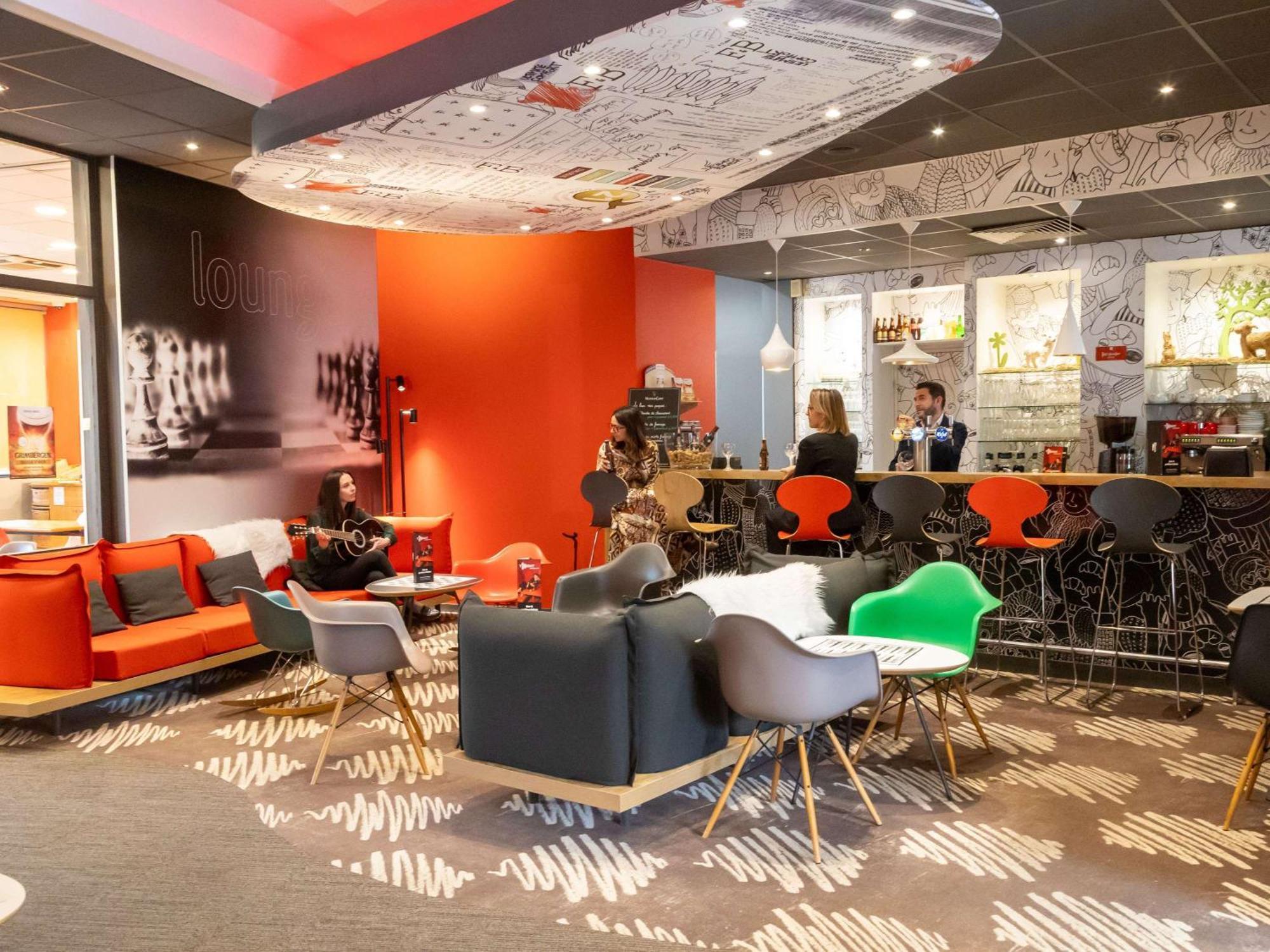 Отель Ibis Le Puy-En-Velay Centre Экстерьер фото