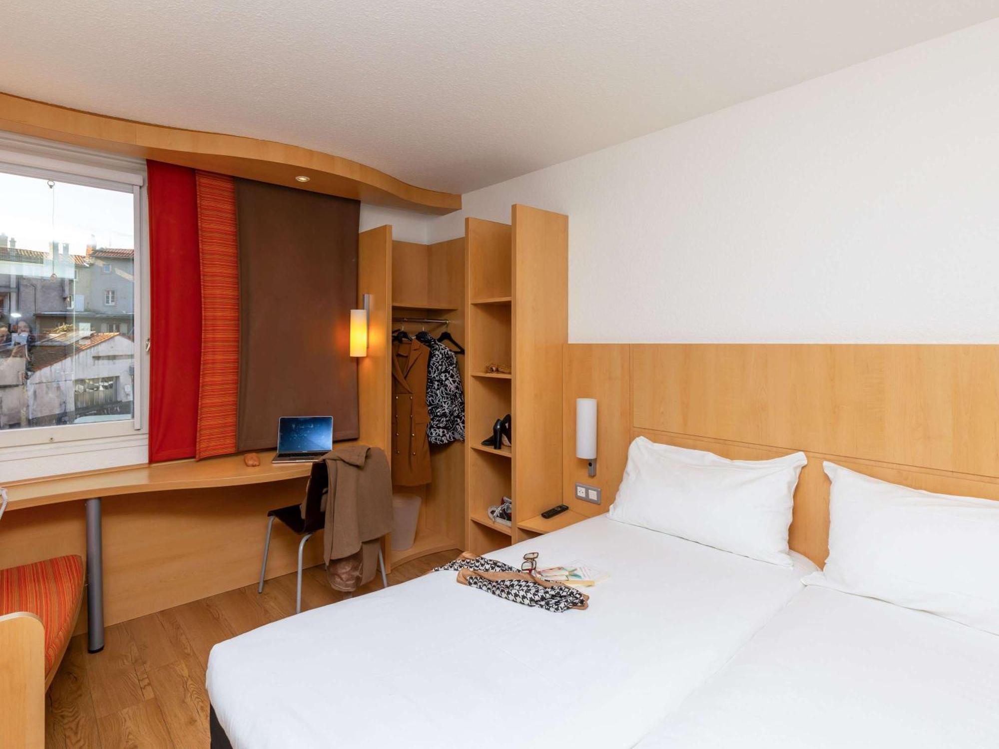 Отель Ibis Le Puy-En-Velay Centre Экстерьер фото