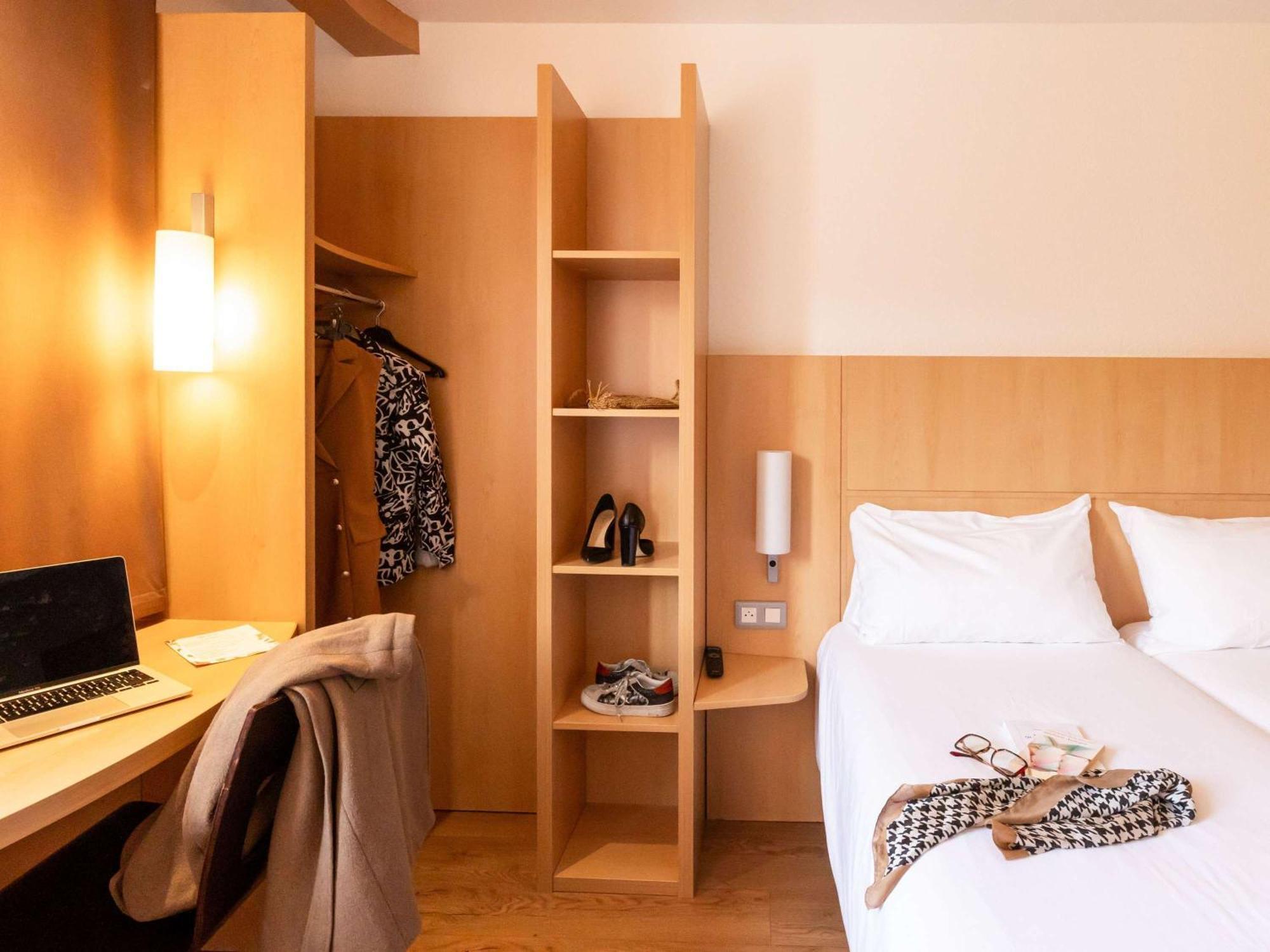 Отель Ibis Le Puy-En-Velay Centre Экстерьер фото