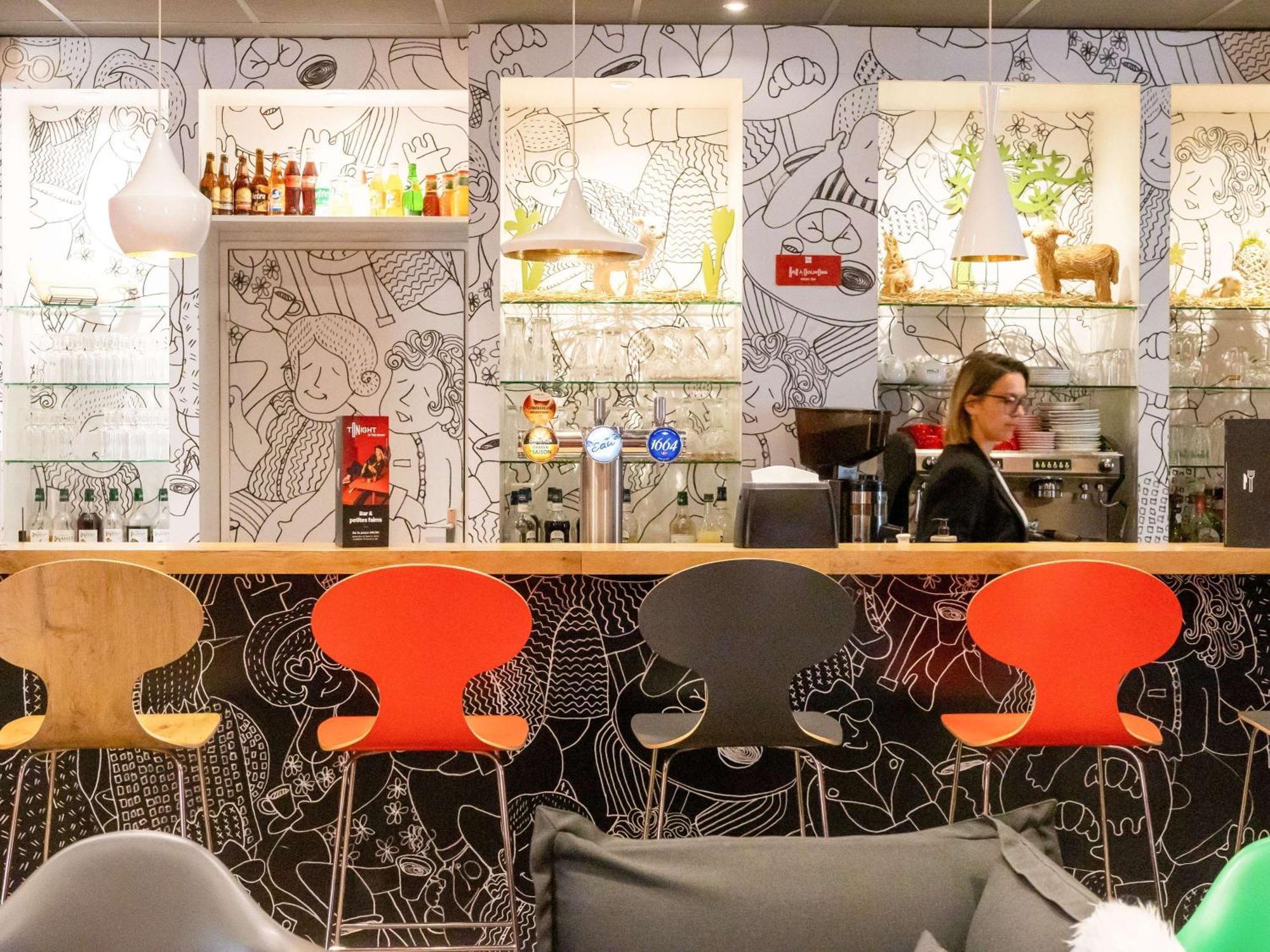 Отель Ibis Le Puy-En-Velay Centre Экстерьер фото